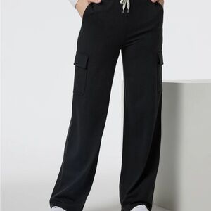 Vuori Halo Essential Cargo Wideleg Pants Black Heather